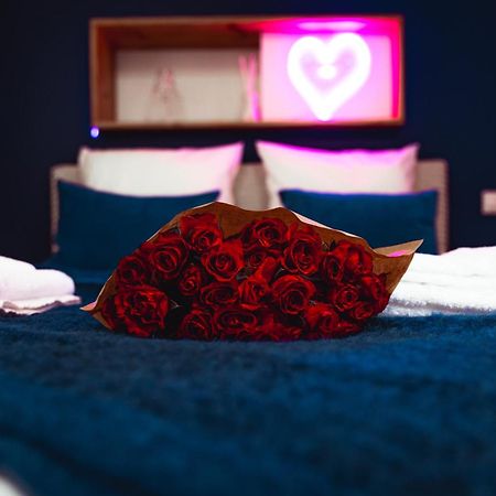 French Klss - Love Room By Prim0 C0Nciergerie Клермон-Феран Екстериор снимка